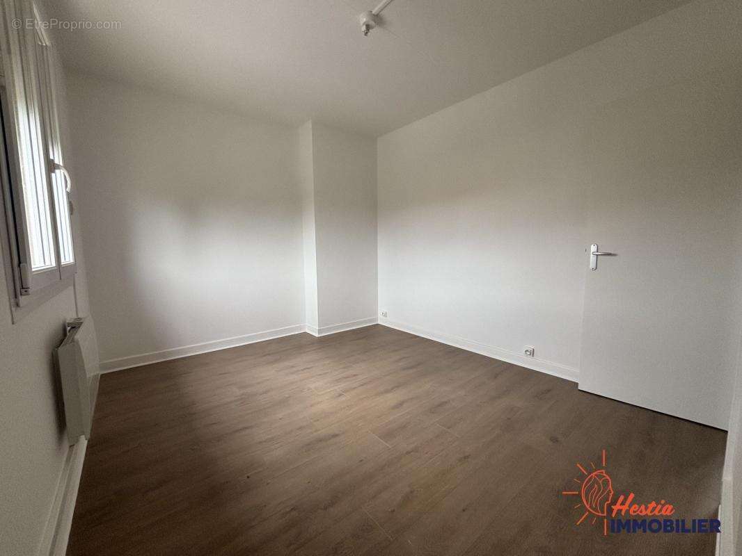 WITRY-LÈS-REIMS -- Maison 5 pièces 83 m² -- Cour & Jardin - photo 5