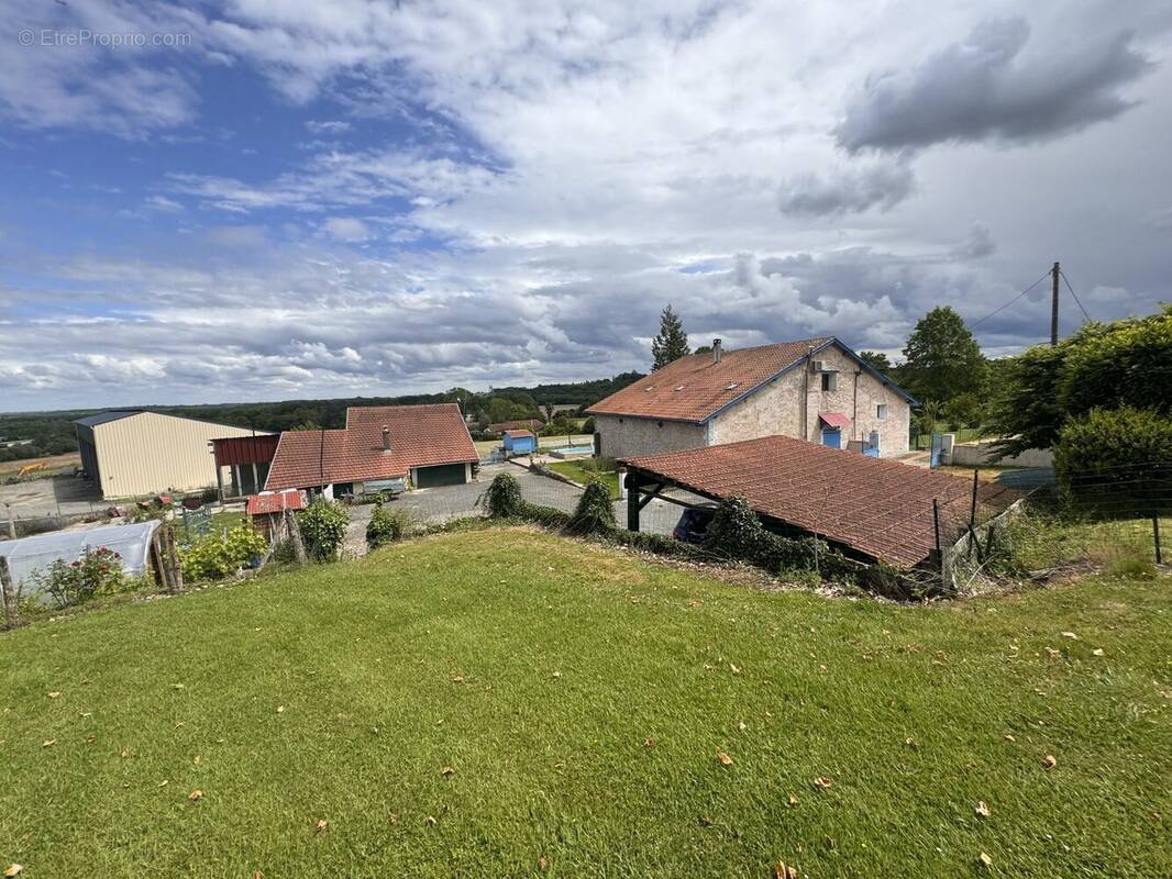 Maison à SAINT-PANDELON