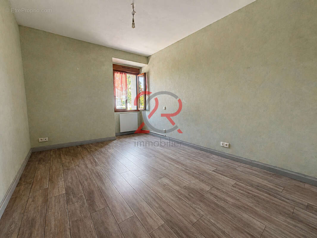 Maison au calme - Double garage - DPE D - photo 3
