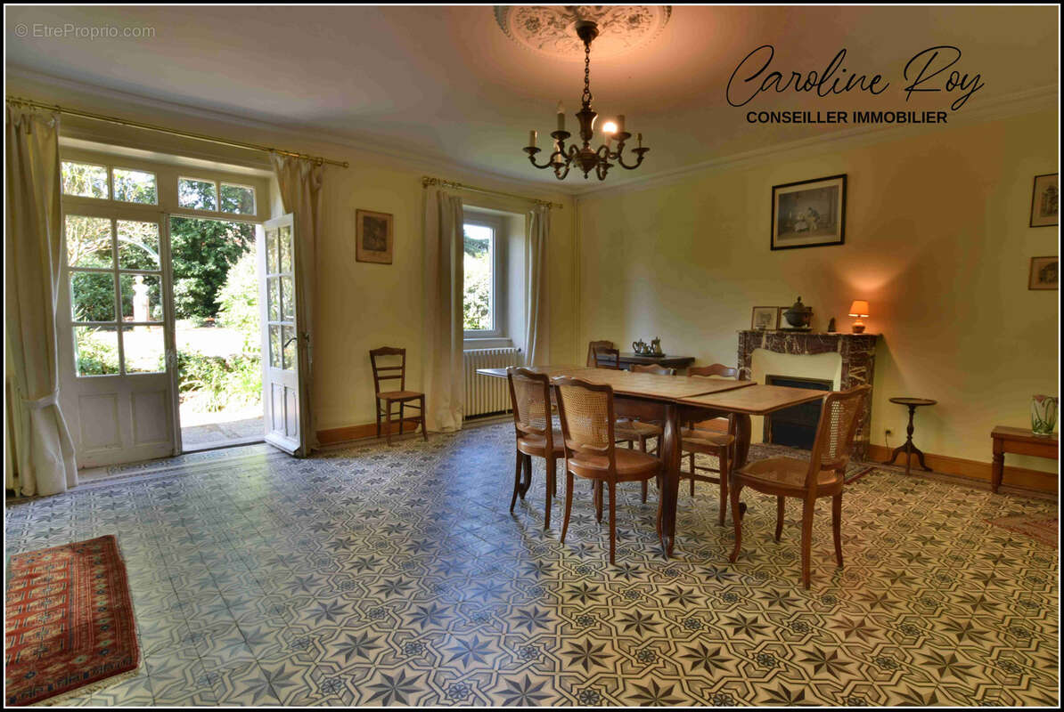 Maison à CUGAND