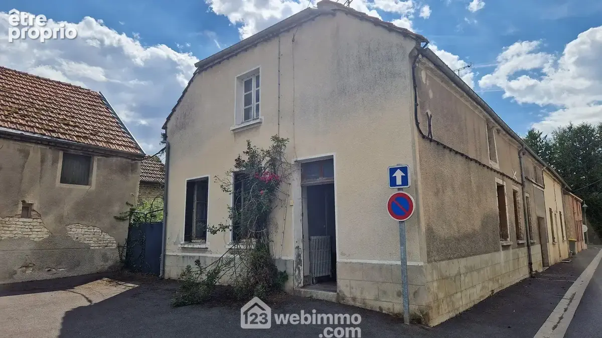 Maison d'habitation à rénover avec commodités de plain-pied d'une surface de 115 m²