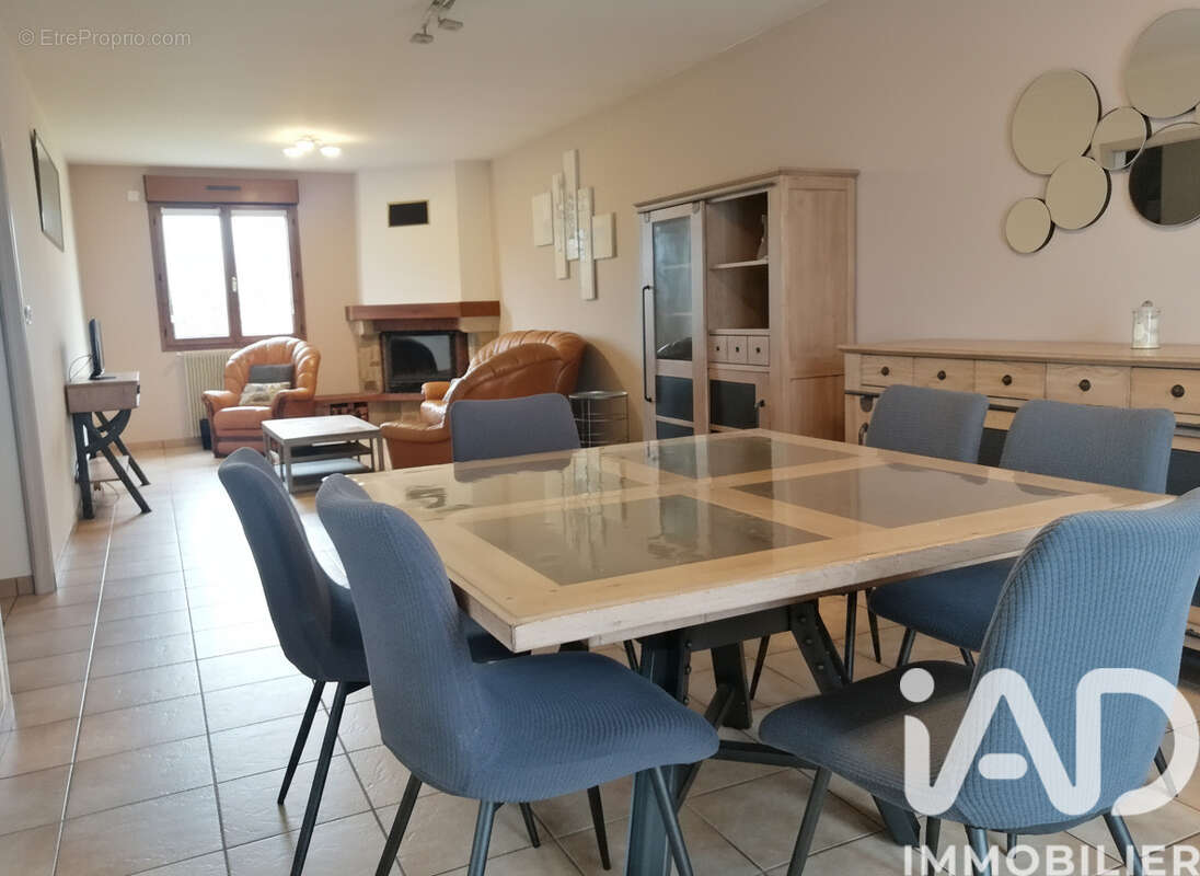 Photo 5 - Maison à AMBRIERES-LES-VALLEES