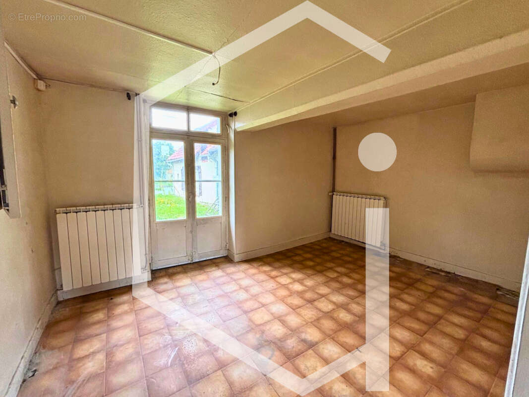 Maison à COSNE-COURS-SUR-LOIRE