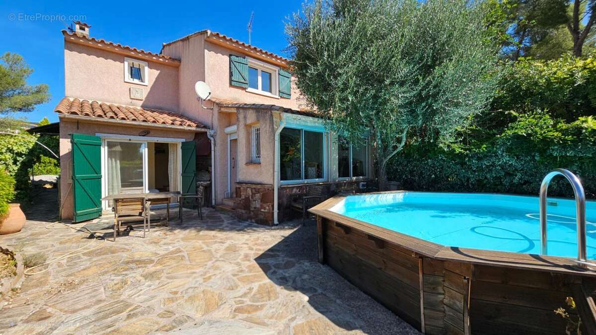 Maison à LE CANNET-DES-MAURES