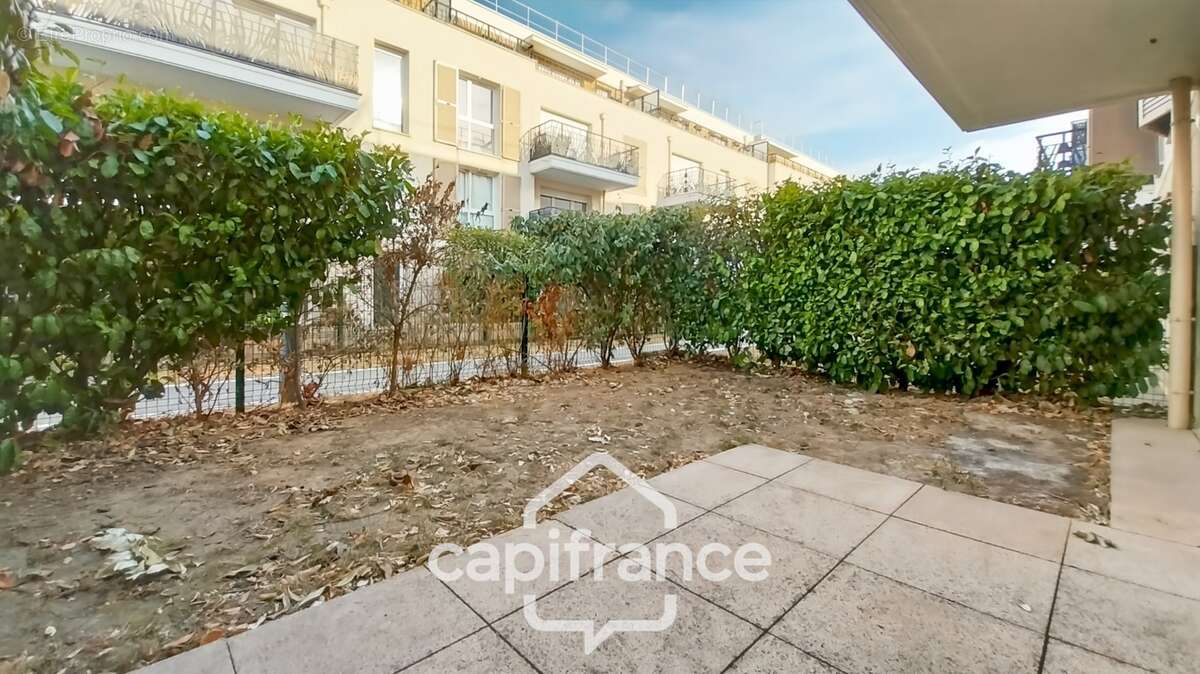Pontault-Combault-Appartement 2 pièces-Très bon état- Résidence de 2017-Jardin-terrasse-Parking-lumineux-Bien agencé - photo 3