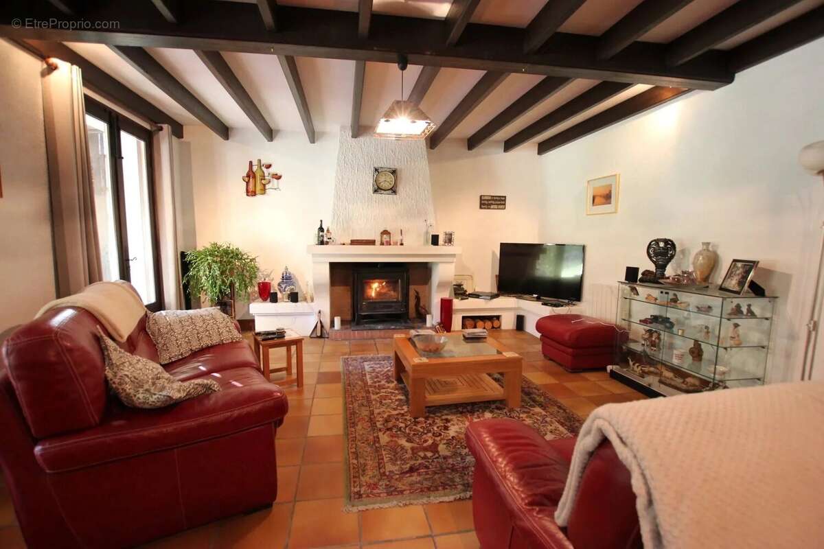 Maison individuelle haut de gamme avec piscine, située au cœur d'un magnifique parc privé - photo 8