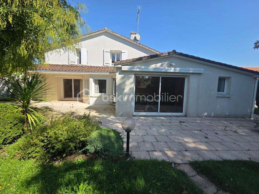 Maison à VERNOUX-EN-GATINE