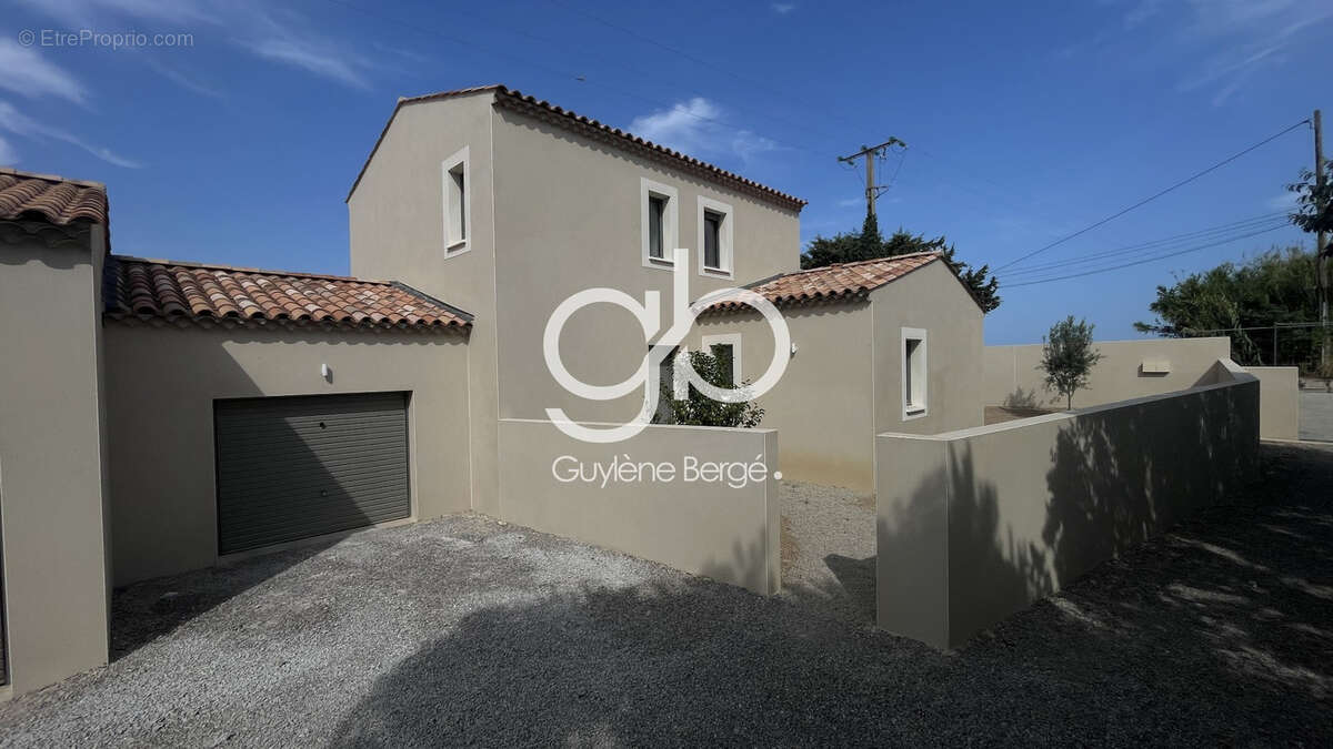 Maison à VIC-LA-GARDIOLE