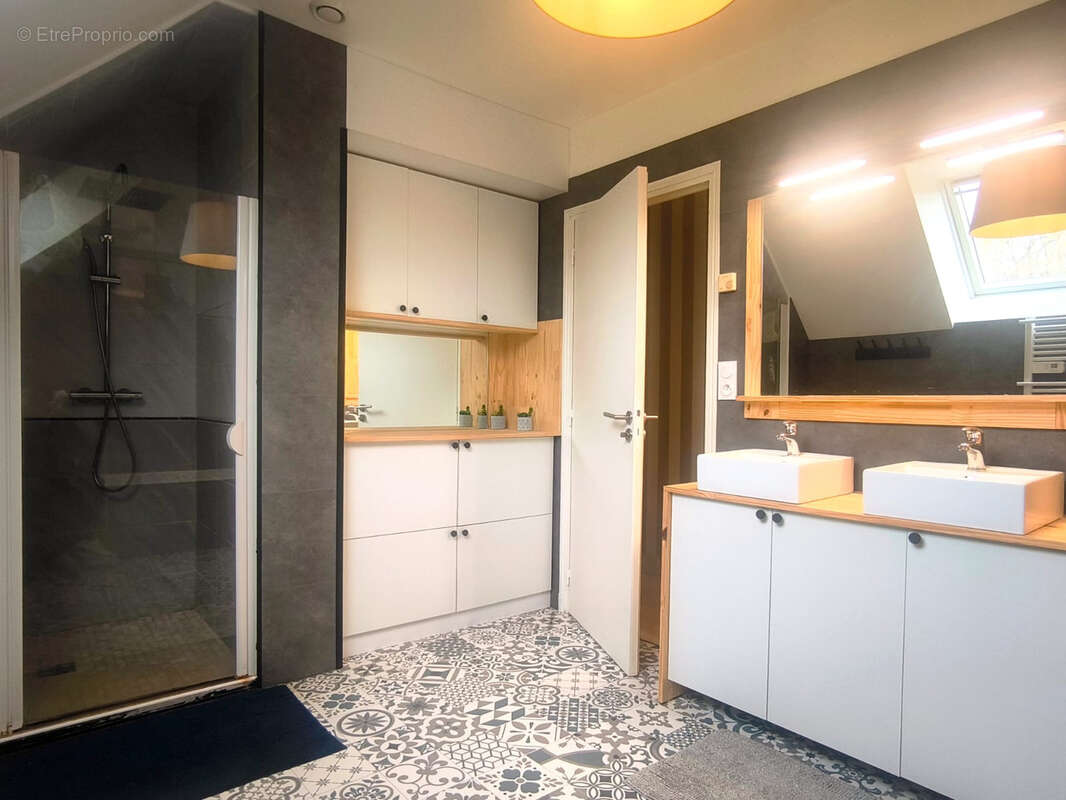 Maison à COULANS-SUR-GEE