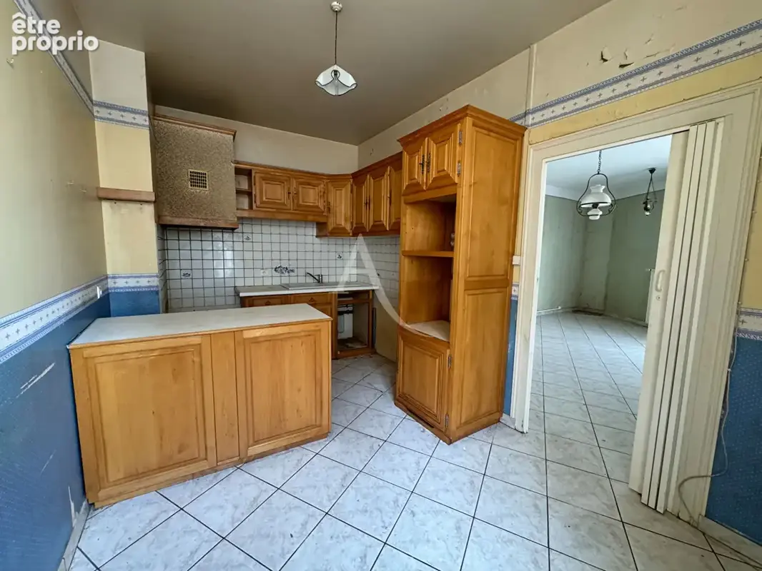 Maison 12 pièces - Nalliers - 5 chambres - photo 3