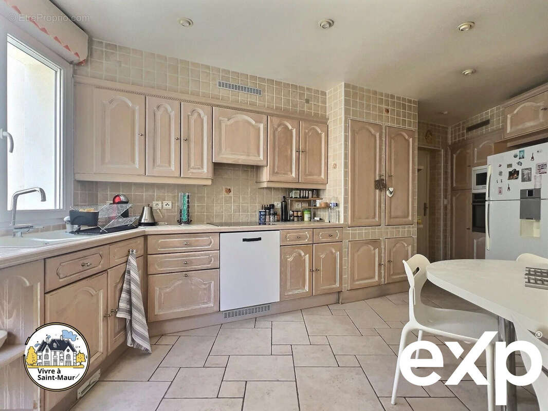 Maison à SAINT-MAUR-DES-FOSSES