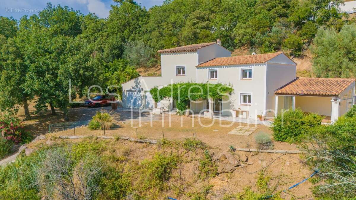 Propriété avec terrain plat et vue Estérel - photo 2