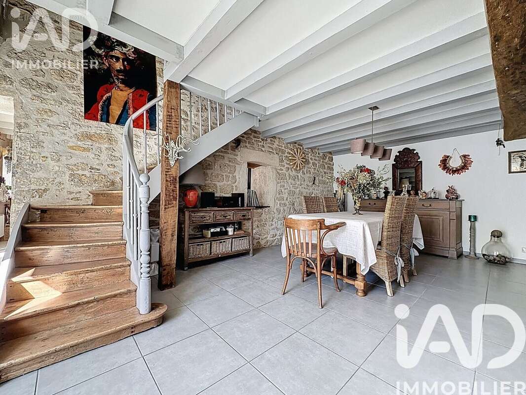 Photo 2 - Maison à SAINT-PIERRE-D'AMILLY