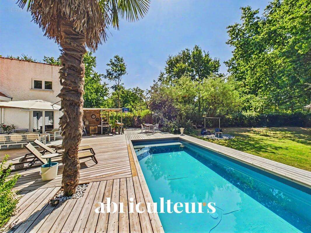 Belle maison idéale pour la famille avec grand jardin, terrasse et piscine en vente à Sautron (44880) - photo 16
