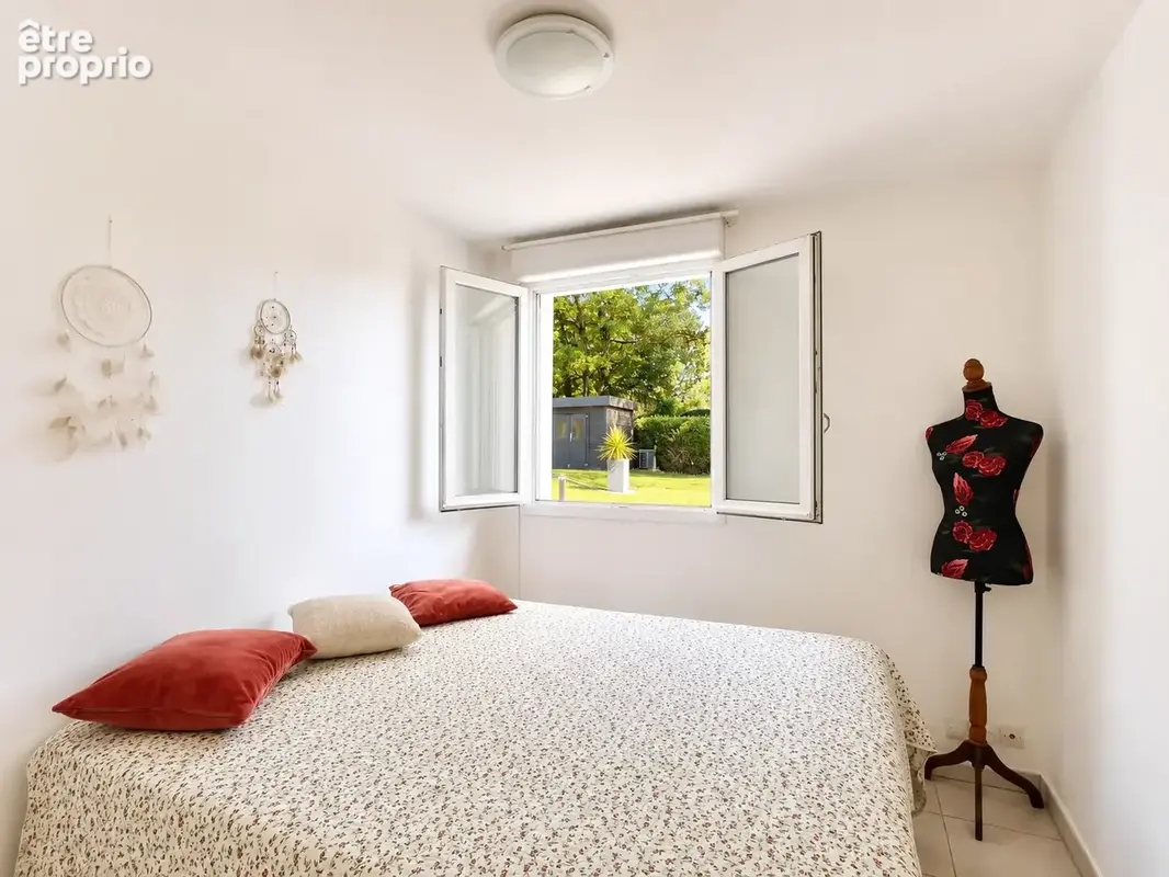 Propriété d'exception de 342m2 au sol -2 maisons sur la butte de Marcoussis- Piscine- Terrain de 3279m2 - photo 24