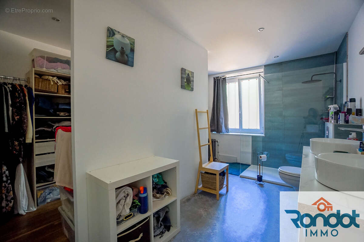 5 pièces/3 chambres 137 m2 terrain 282 m2 - photo 4