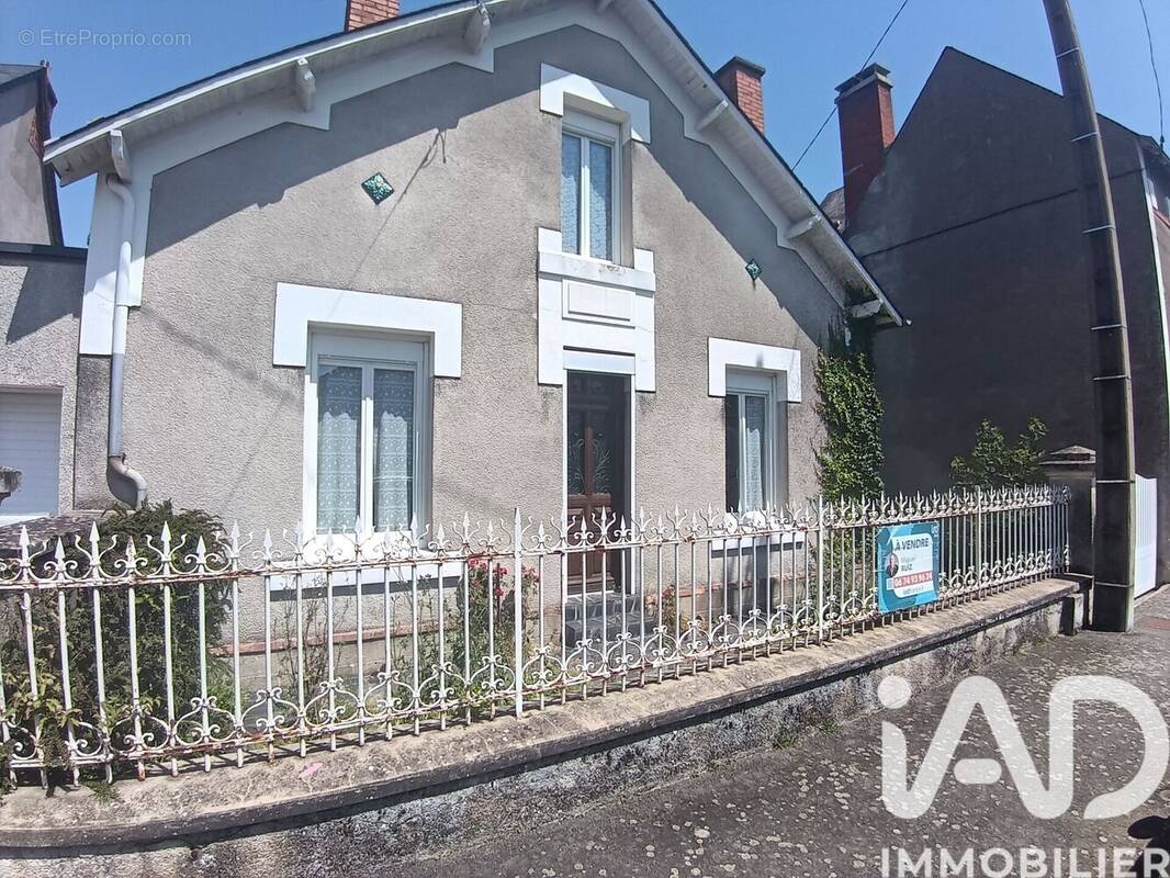 Photo 1 - Maison à THOUARS