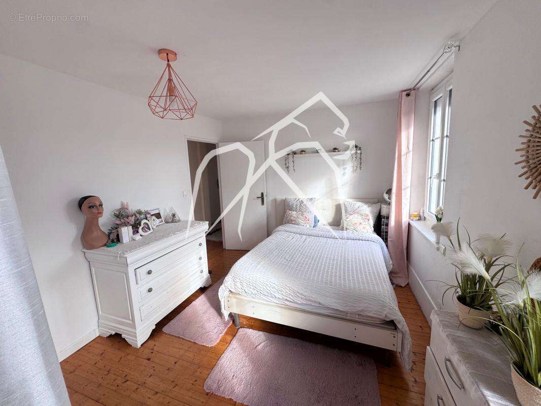 Maison à SAINT-PIERRE-DE-VARENGEVILLE