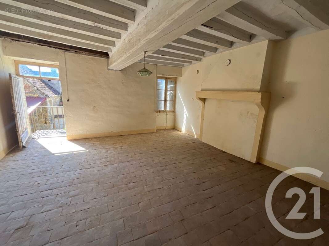 Maison à SAINT-GERMAIN-DES-BOIS