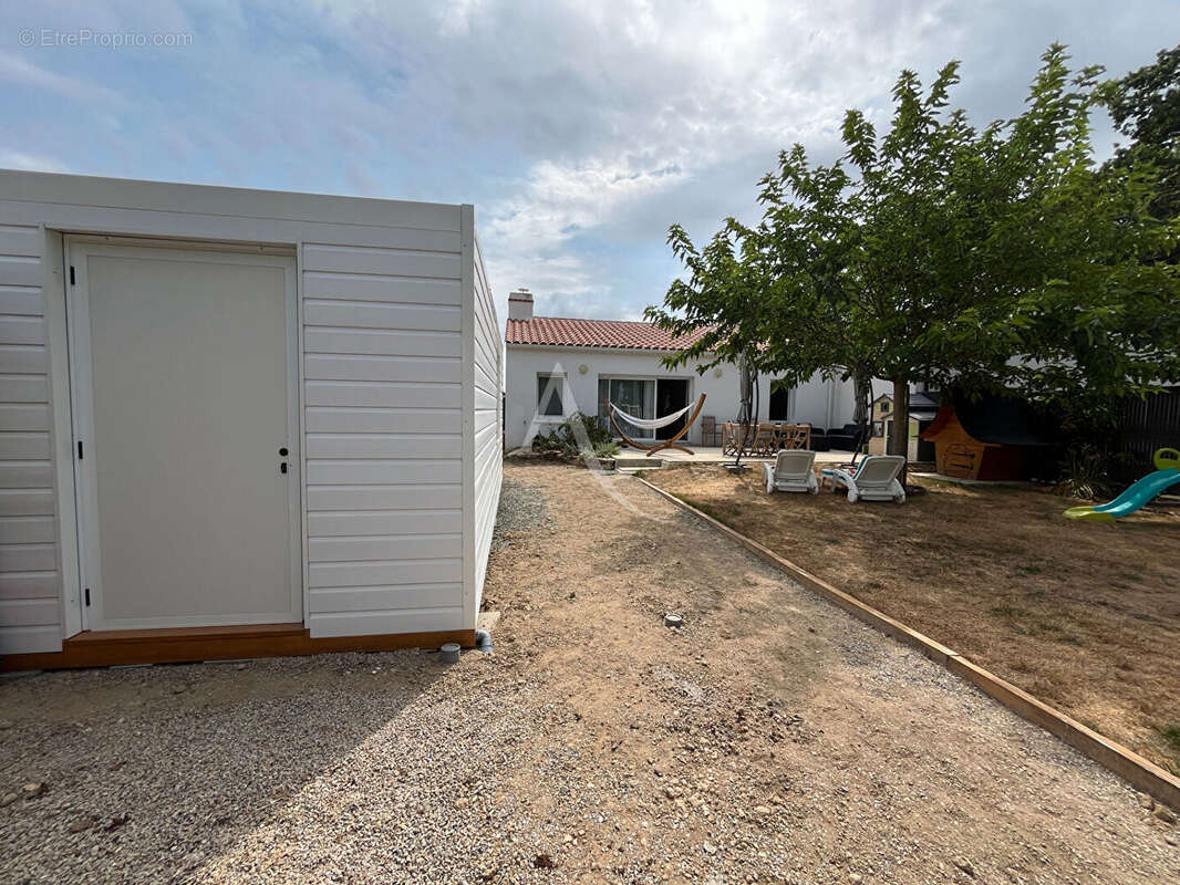Maison  3 chambres - 2018 - LANDERONDE - photo 15
