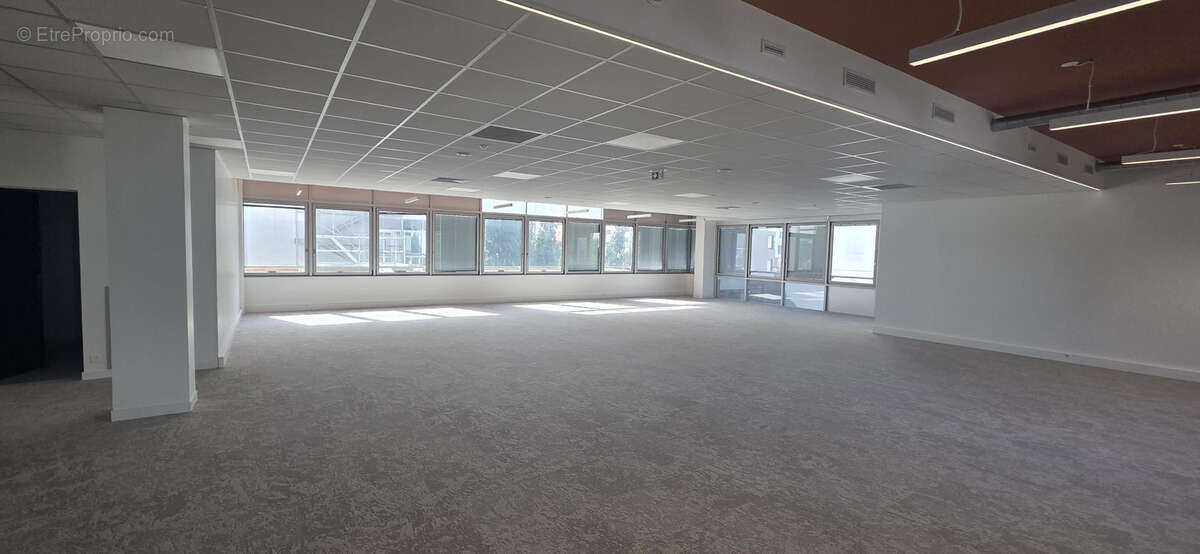 Angers saint serge immeuble de bureaux a vendre - photo 3