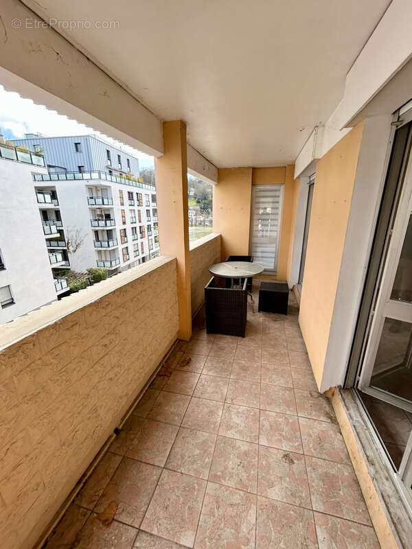 Appartement à LYON-9E