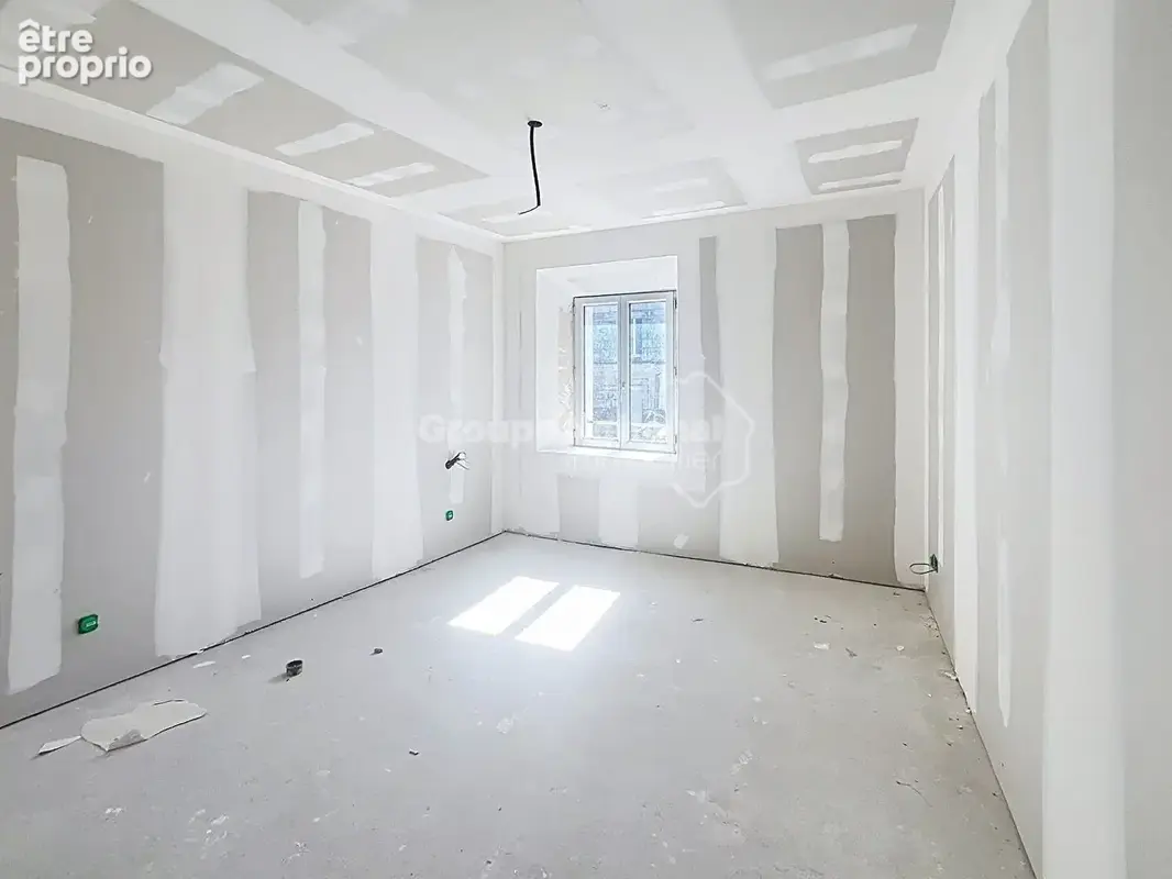 Appartement refait à neuf - Centre ville - STE CECILE LES VIGNES - photo 3