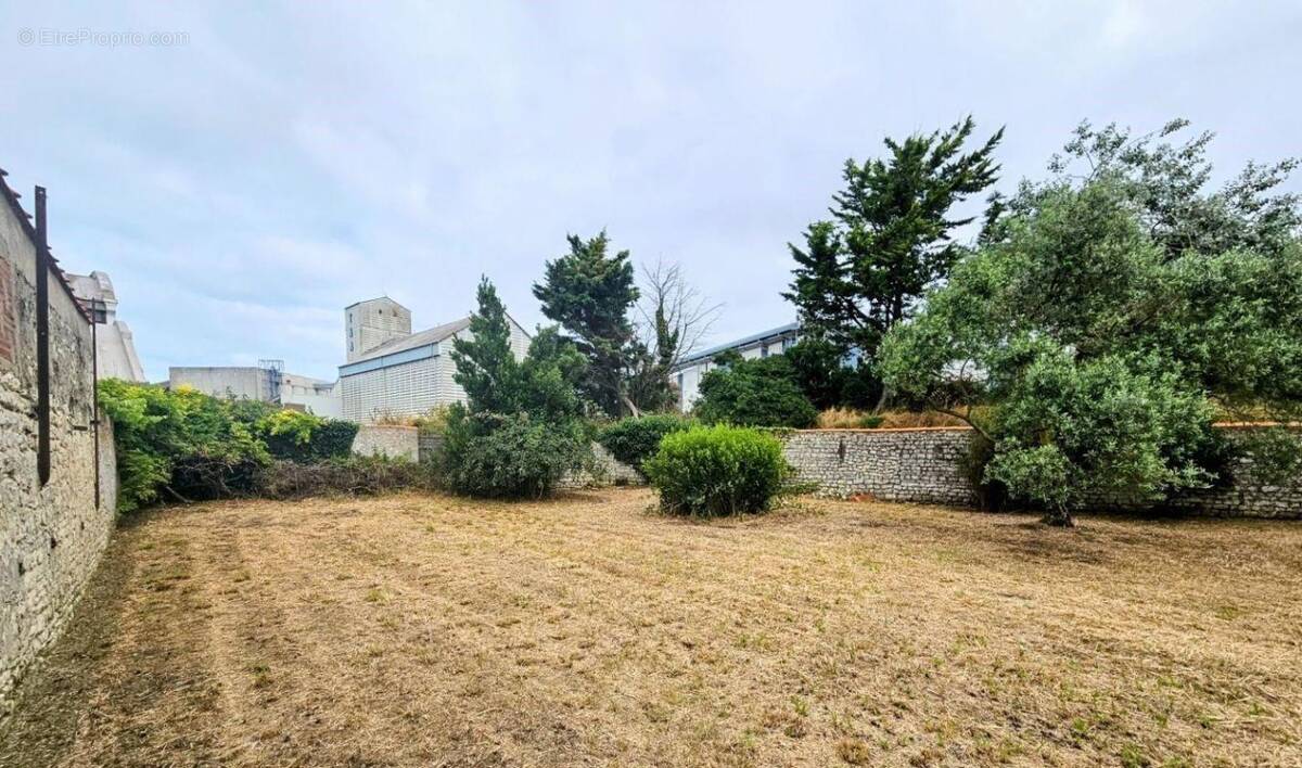 Terrain à LA ROCHELLE