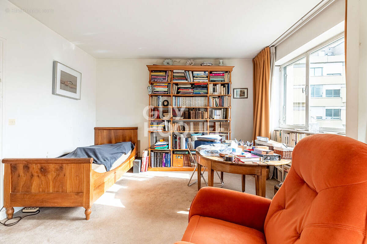 75015 GEORGE BRASSENS - 3 Pièces 2 Chambres 63M²  - Dernier étage - Balcon - photo 3