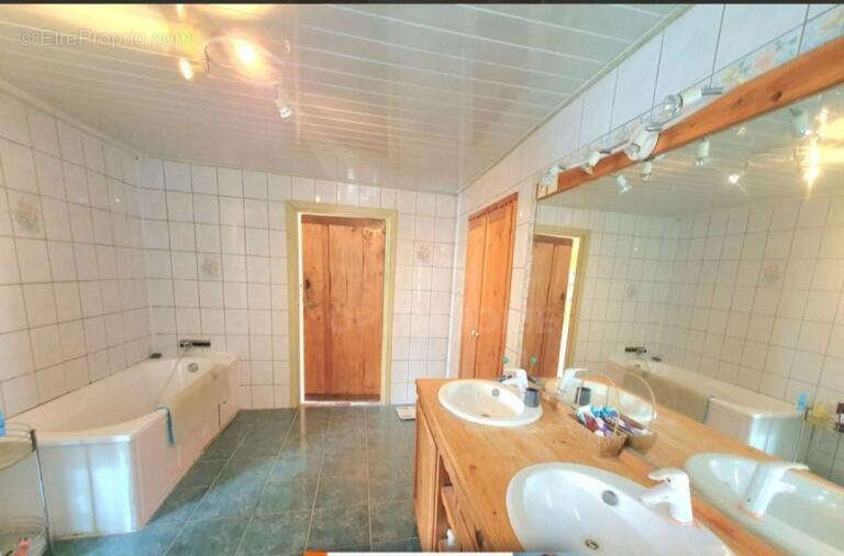 Maison à GROSSOUVRE