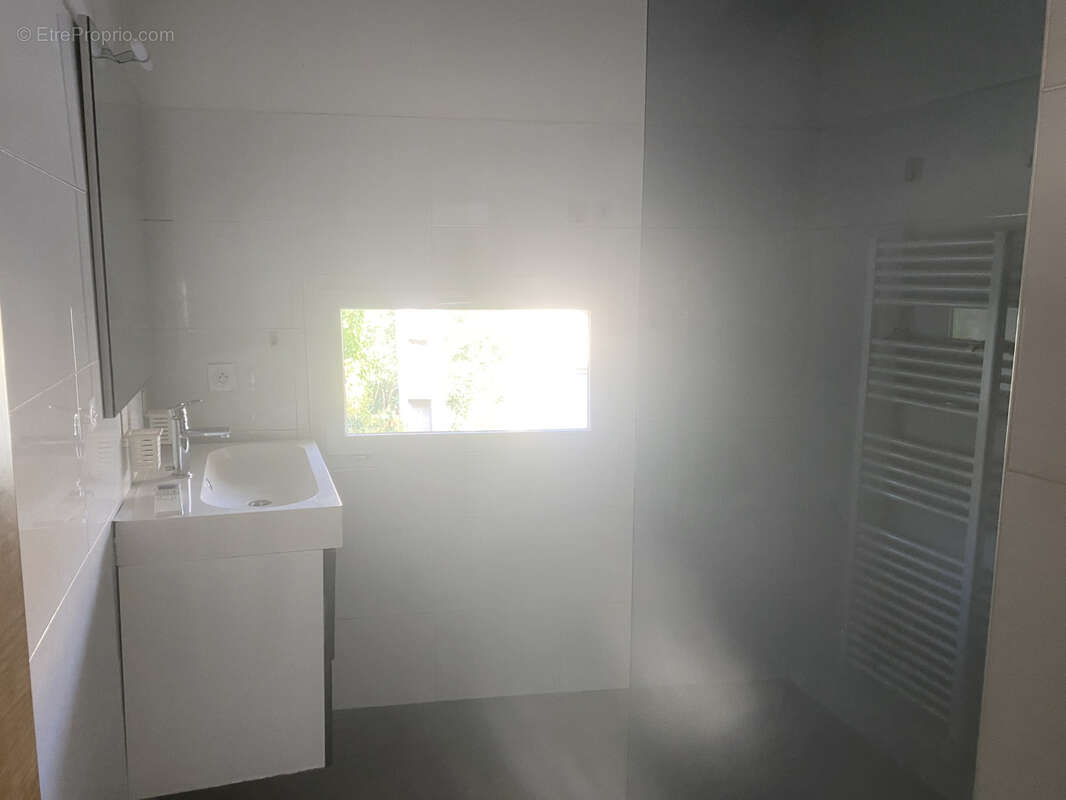 Appartement à MAUGUIO