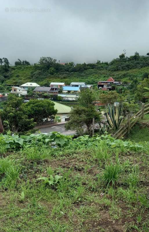 Terrain à LA POSSESSION