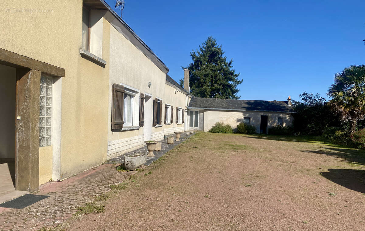 Maison à LA BREILLE-LES-PINS