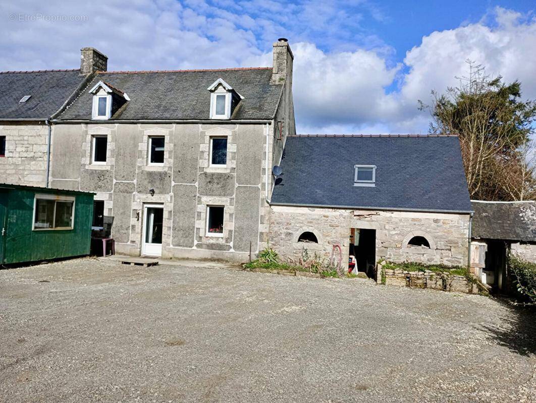Maison à GUERLESQUIN