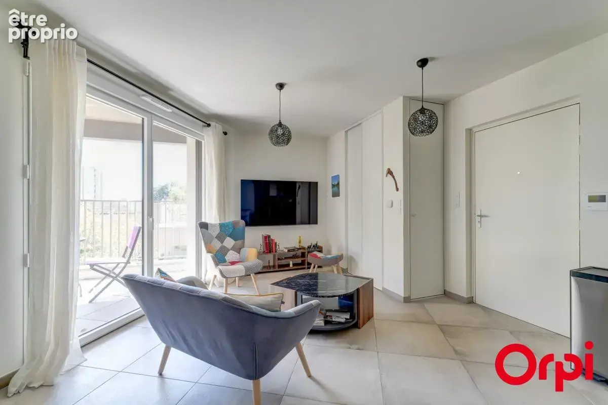 Appartement T2 de 40 m2 avec balcon et garage  À Vendre - photo 4