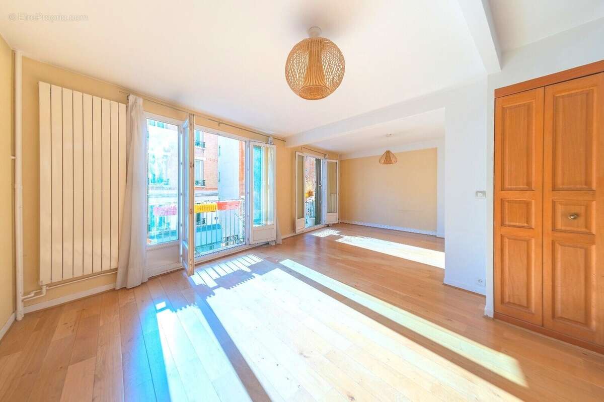 Appartement à PARIS-20E