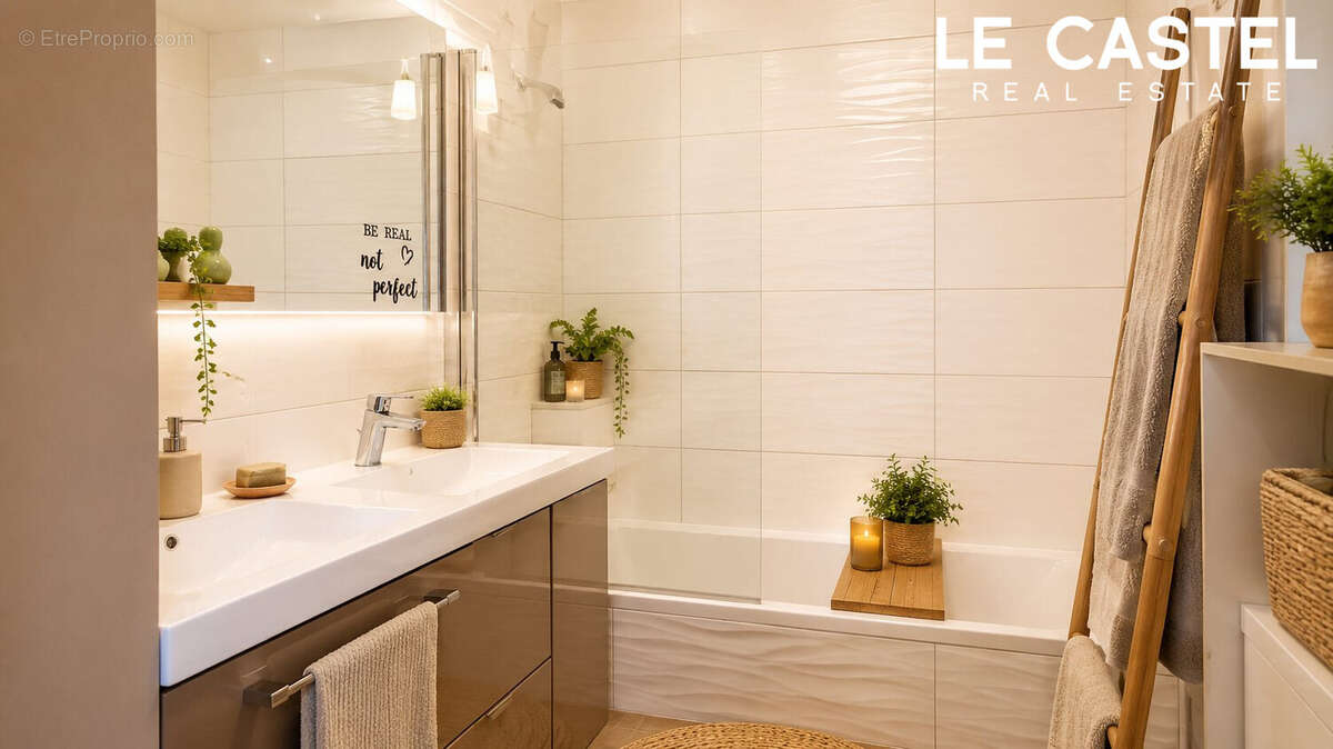 Salle d'eau moderne - Appartement à LA CIOTAT