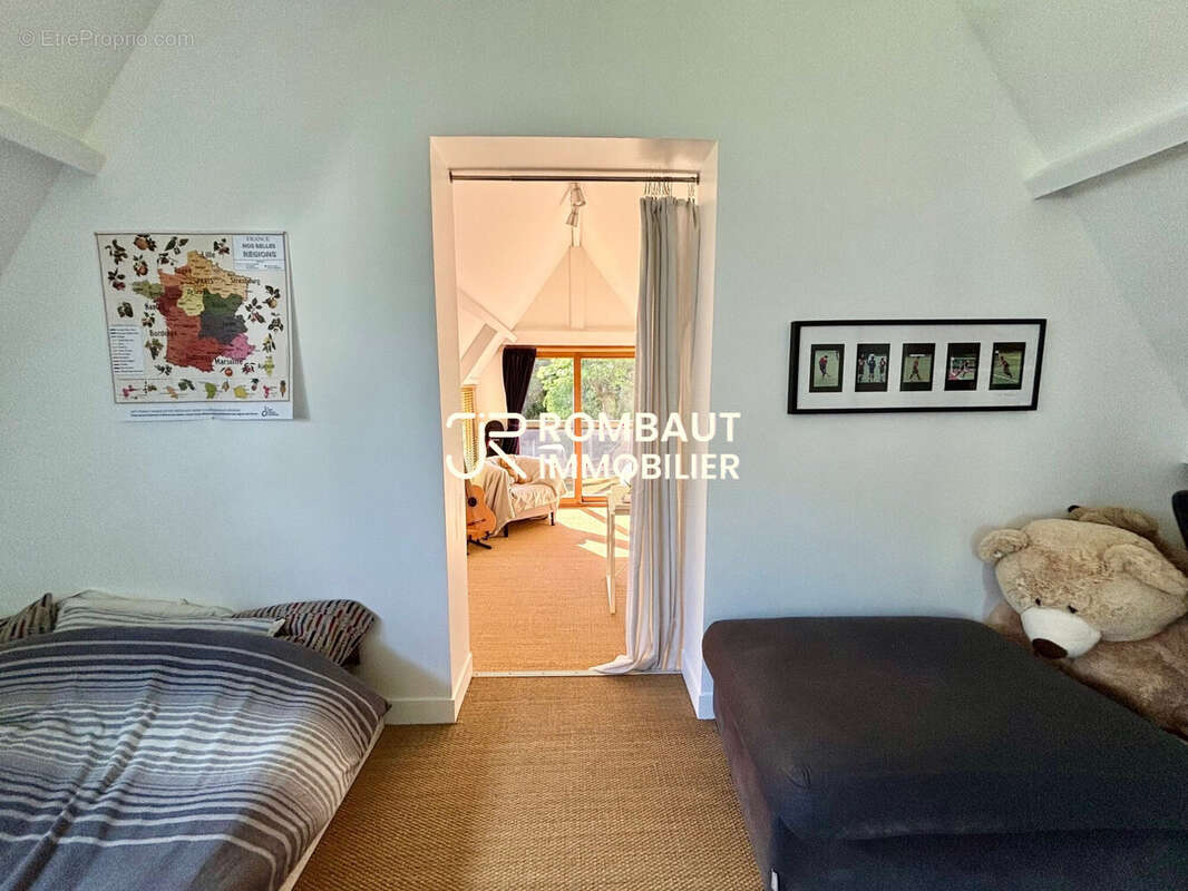 Maison à LA CELLE-SAINT-CLOUD