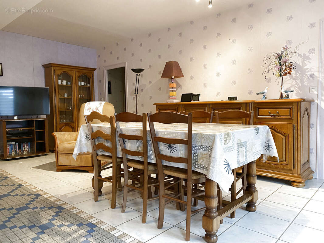 Maison à MONTREUIL-DES-LANDES