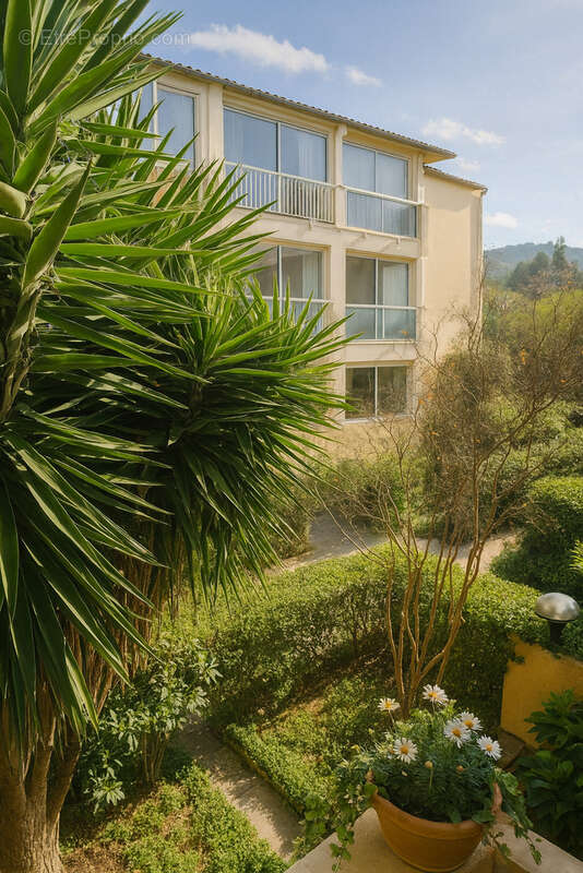 Appartement à SIX-FOURS-LES-PLAGES