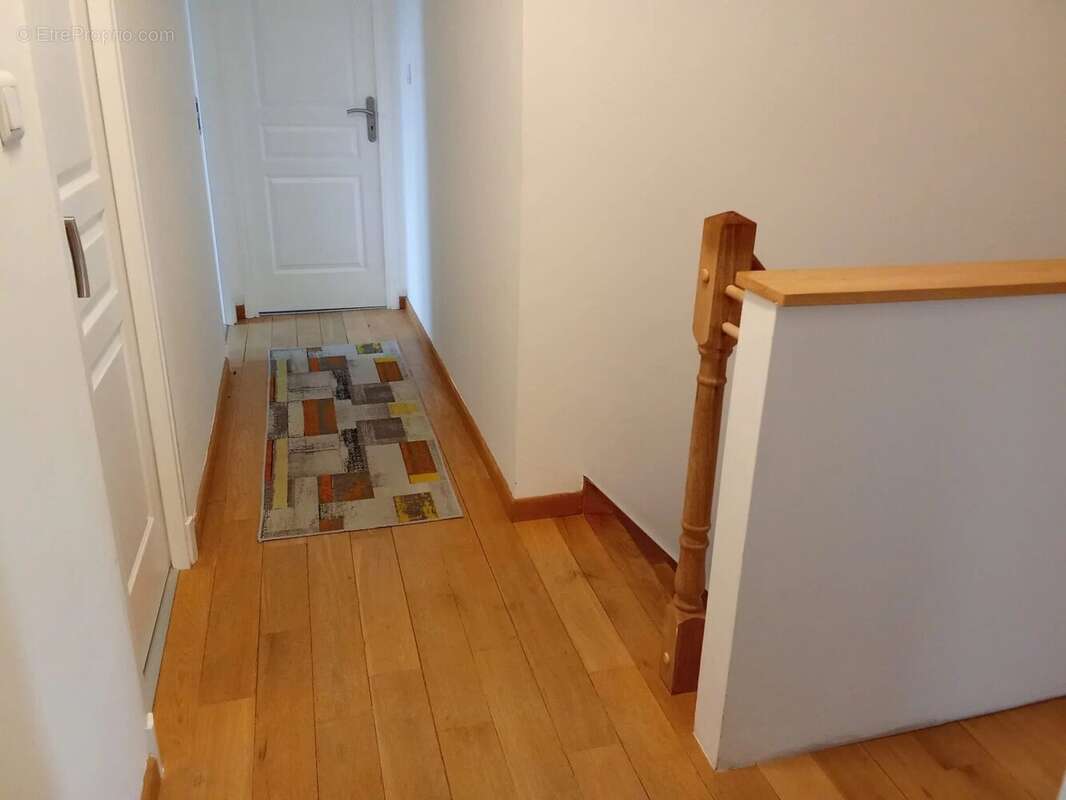 Superbe maison individuelle de 4 chambres, à proximité du centre du village. - photo 19