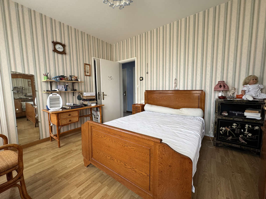 Maison à DONVILLE-LES-BAINS