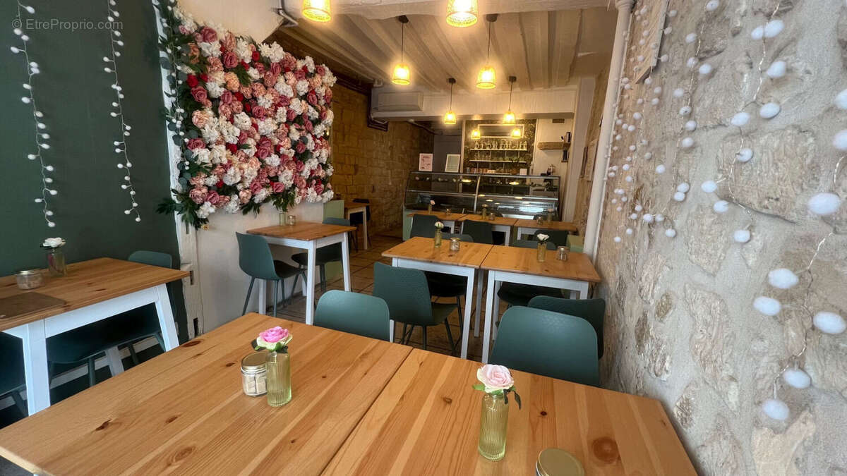 Commerce à PARIS-2E