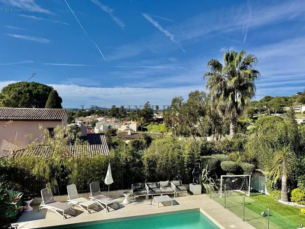 Maison à VILLENEUVE-LOUBET