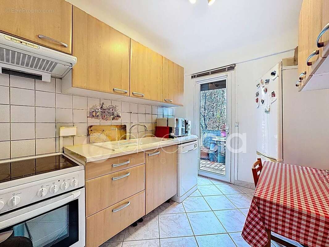 Appartement à MOUANS-SARTOUX