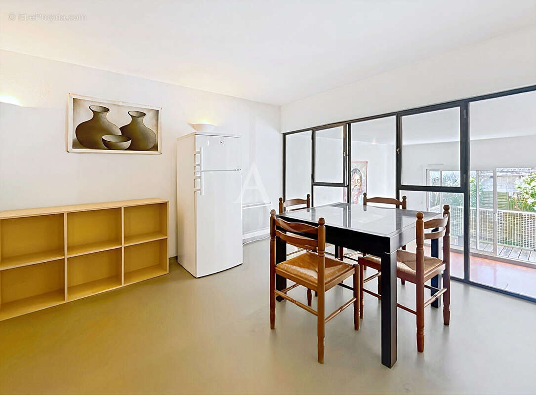 Appartement atypique de 86 m² avec terrasse plein sud en coeur de ville à Challans - photo 2