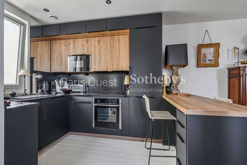 Appartement à NEUILLY-SUR-SEINE