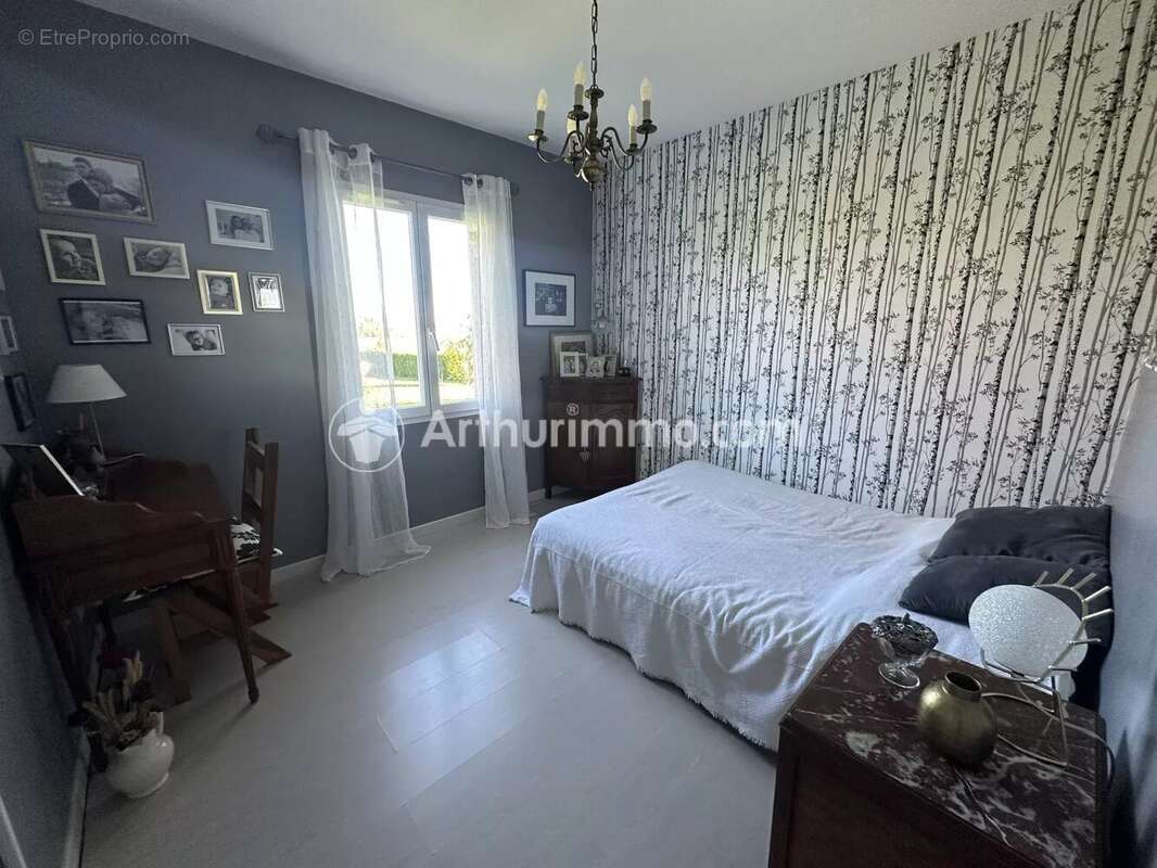 Maison à LA CHAPELLE-GONAGUET