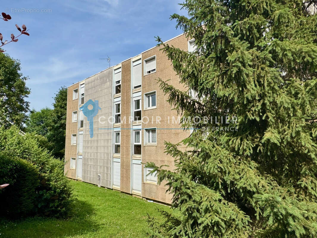Appartement à CORBEIL-ESSONNES