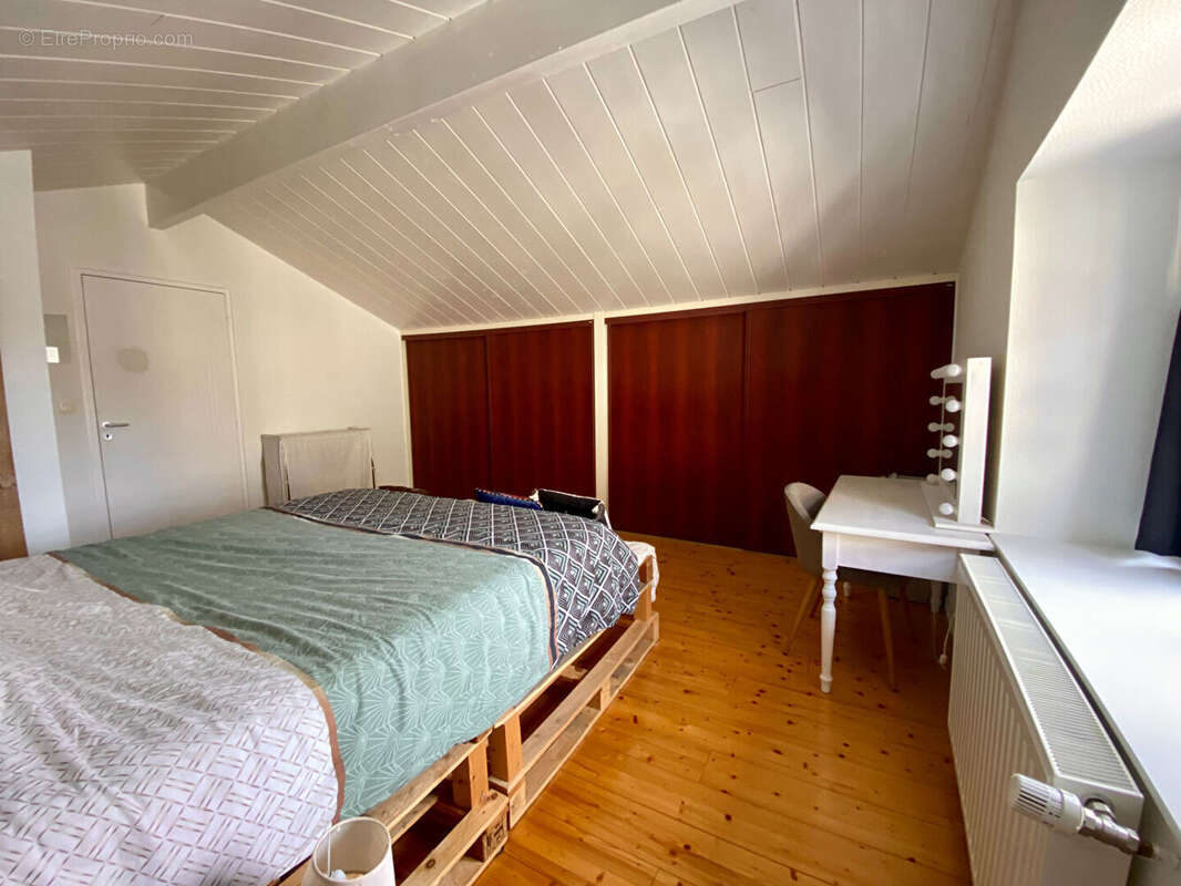 Maison à LA CHAPELLE-BATON